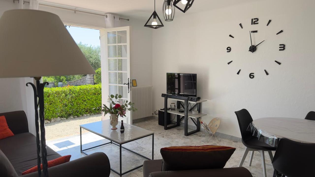 Villa Entiere Au Calme Dans Village Provencal Peymeinade Экстерьер фото
